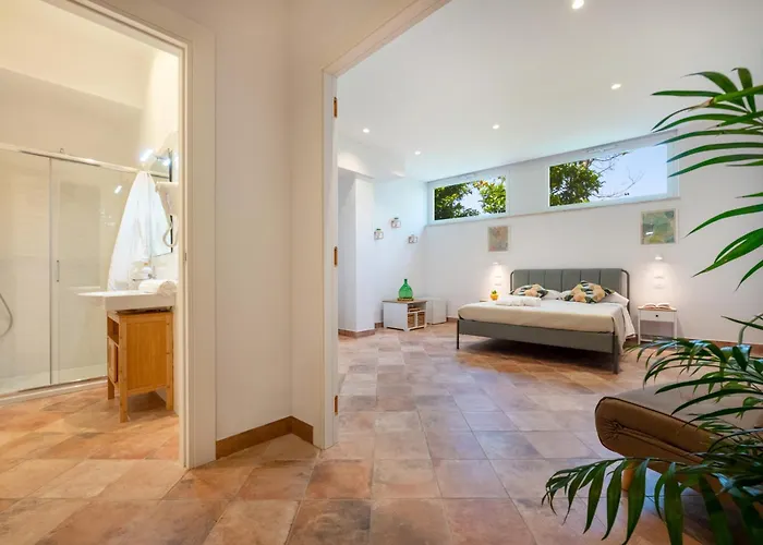 Eleni * سورينتو