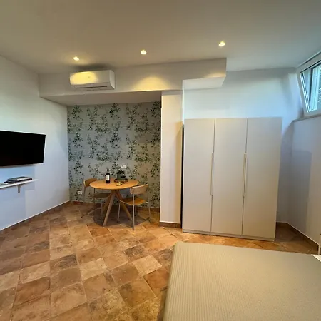 Eleni Hotel *